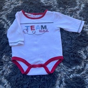 Baby long sleeve onesie. Size 0-3M